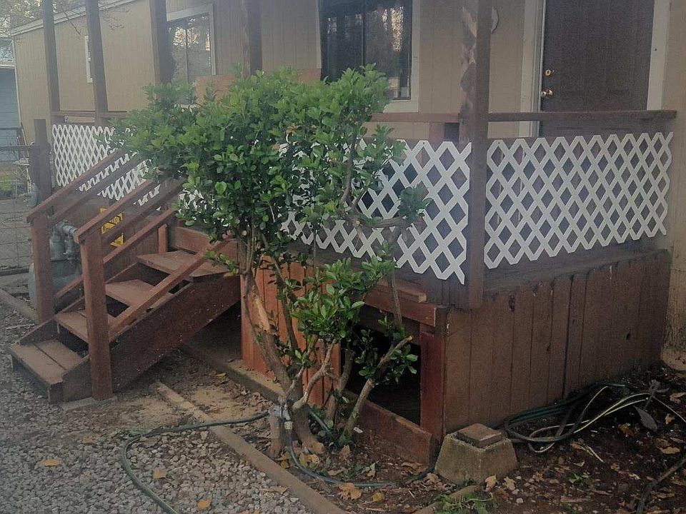 2nd image of 17773 Oak St #3