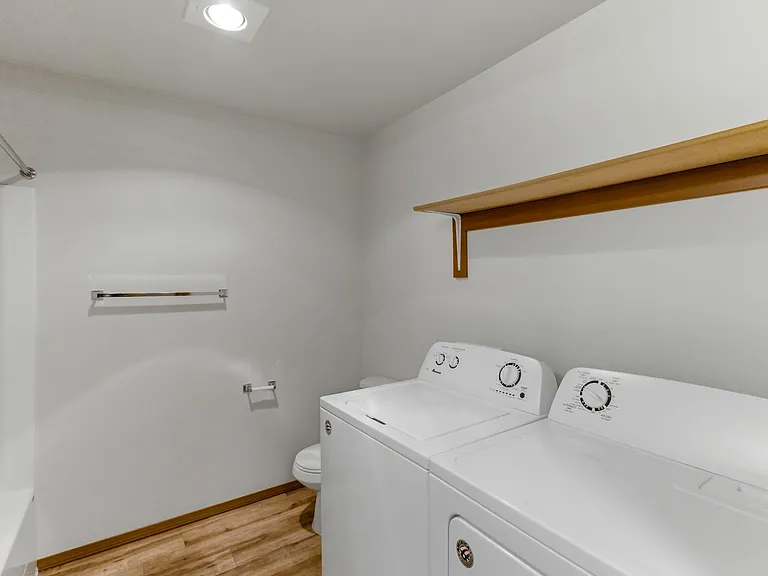 Oak Springs Apartments — Photo 46