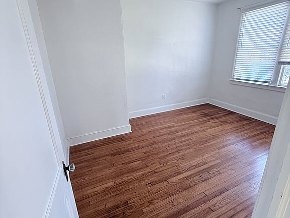 4th image of 830 Lasalle St #914