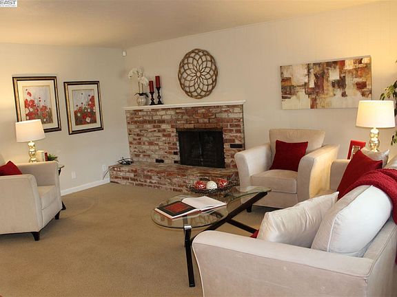 2nd image of 3422 Maywood Dr