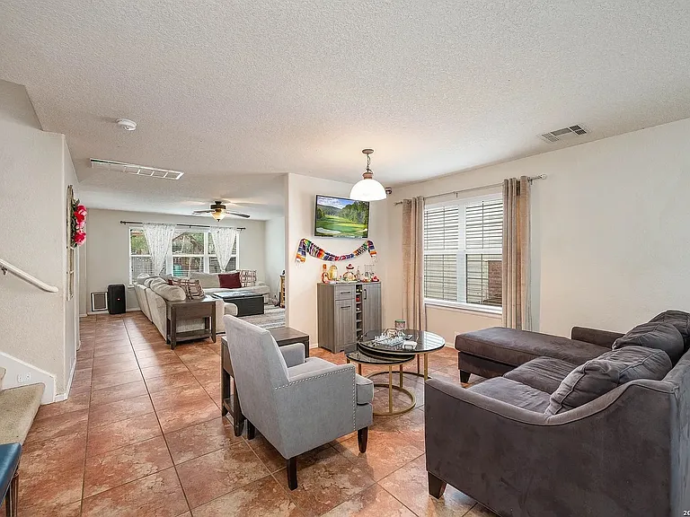 3911 Valencia Peak — Photo 7