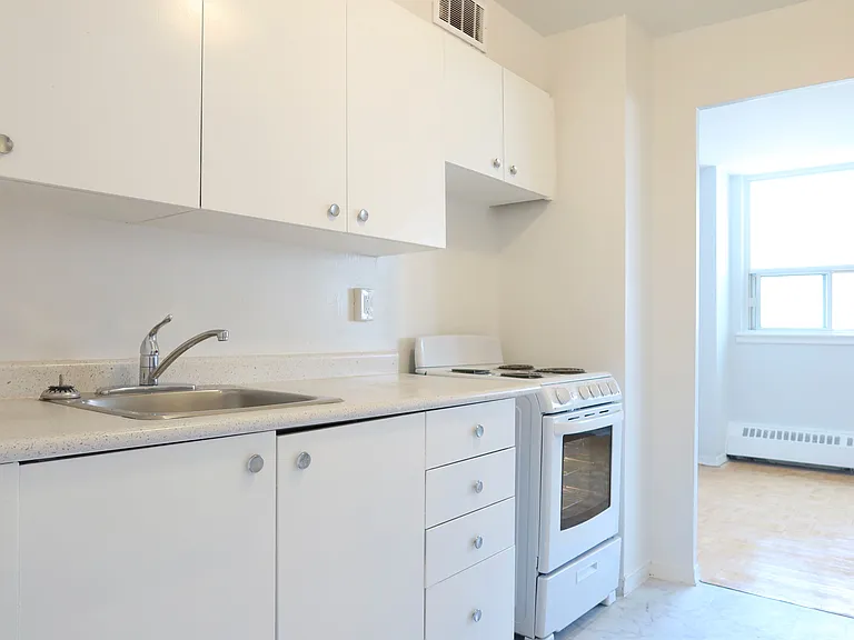 55 Cosburn Ave #2 — Photo 8