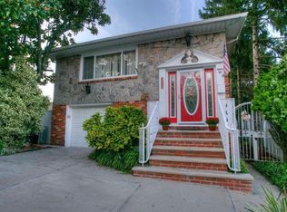 151-15 11th Ave, Whitestone, NY 11357
