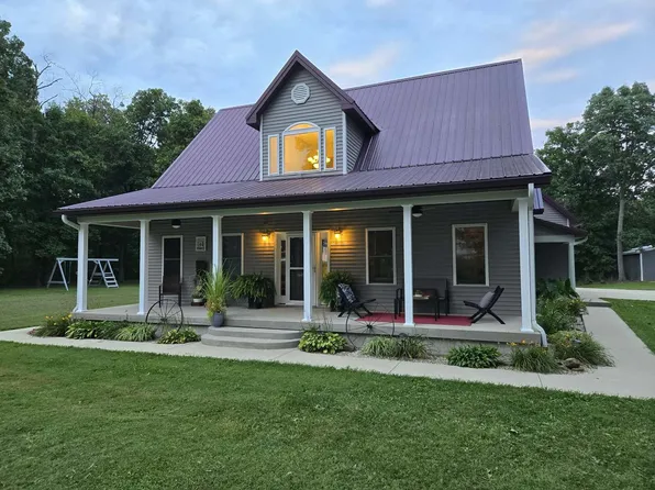 18178 N White Swan Ln, Nashville, IL 62877