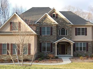 100 Rock Ridge Dr, Clarks Summit, PA 18411