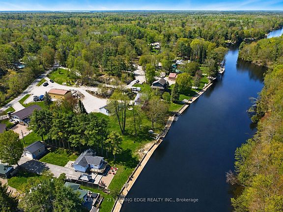 3rd image of 2996 Moynes Rd
