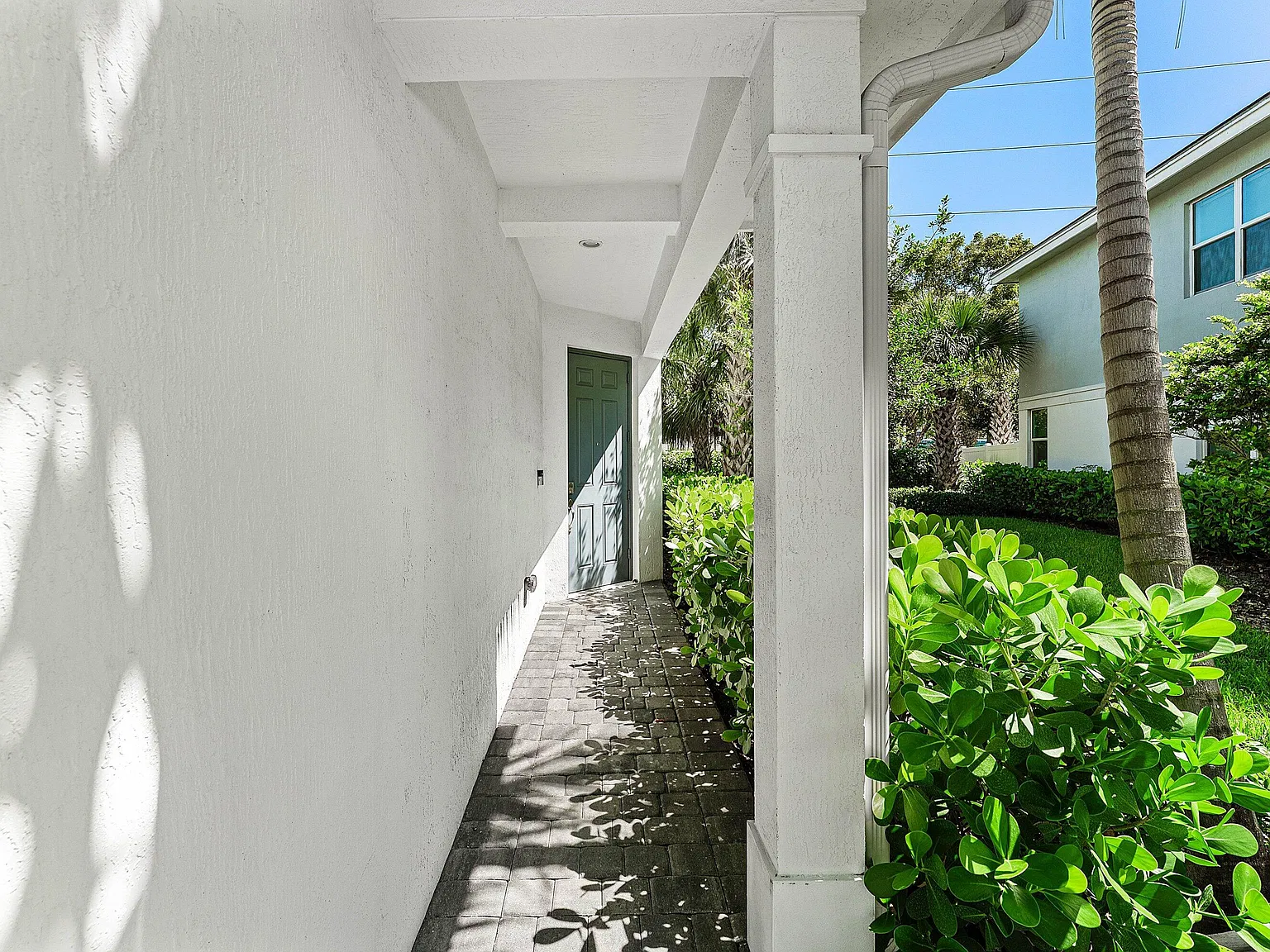 3 bed, 2.5 bath, 1888 sqft, $4,150 — Photo 4
