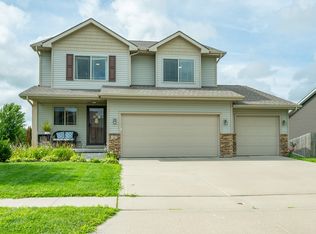 307 Tailfeather Dr NW, Bondurant, IA 50035