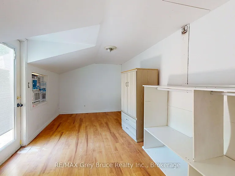 218 Denmark St — Photo 18