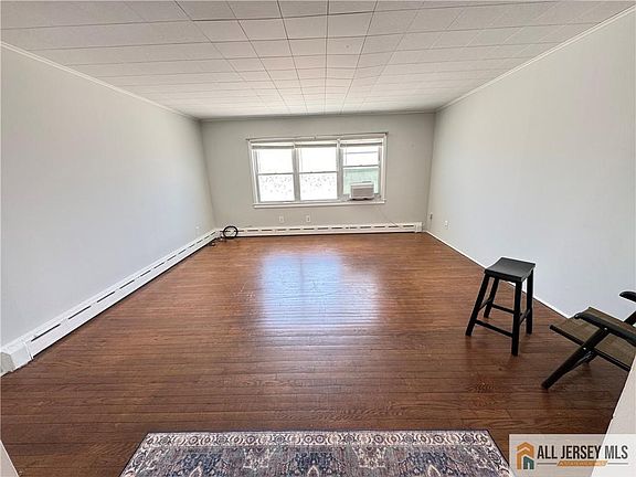 4th image of 625 Bound Brook Rd APT 2