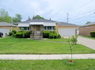 9 Augusta Ave, Amherst, NY 14226