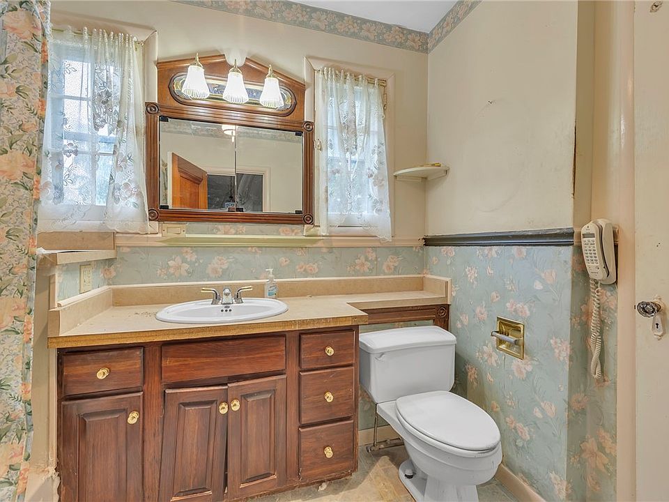 22nd image of 613 Briarcliff Dr