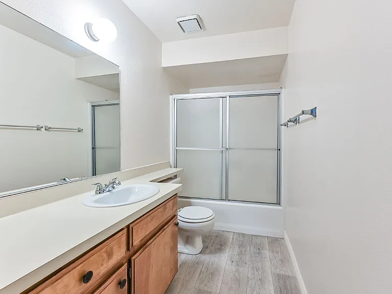 1021 W Perdew Ave — Photo 27