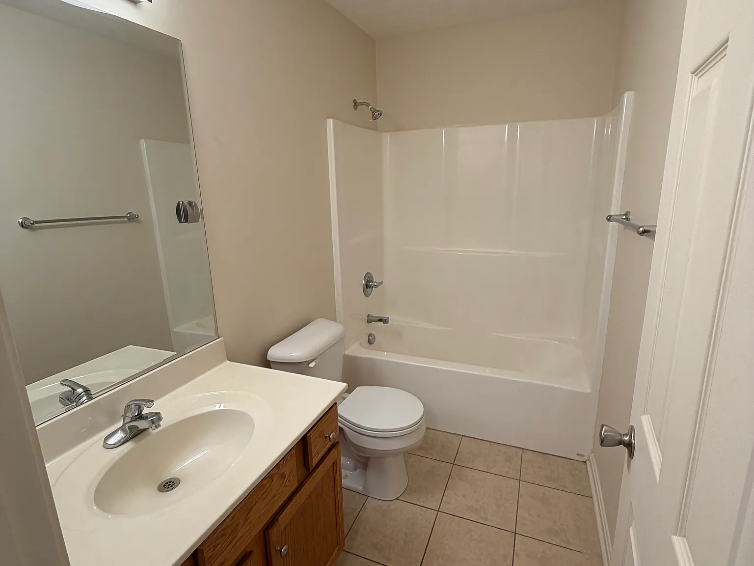 2 bed, 1.5 bath, 1000 sqft, $1,250 — Photo 3