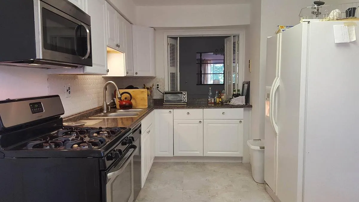 kitchen - 34 Phelps Ave #4