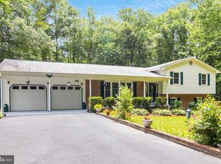 7437 Woodhaven Dr, La Plata, MD 20646