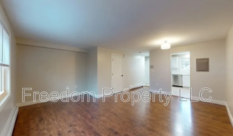 569 Center St #7 — Photo 10
