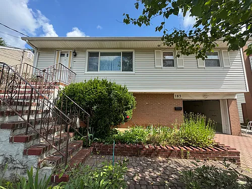 183 E Henry Pl Photo 1