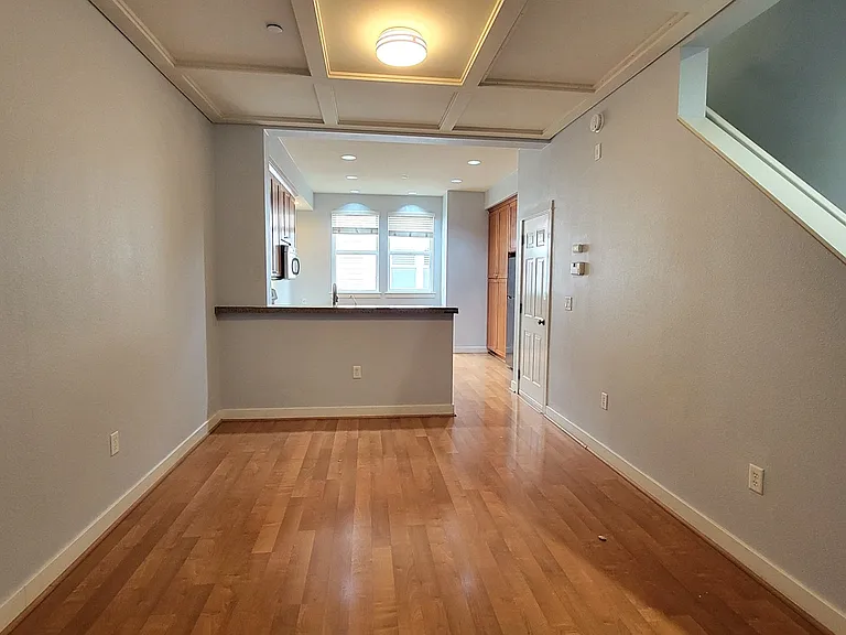 288 Kentdale Pl — Photo 7