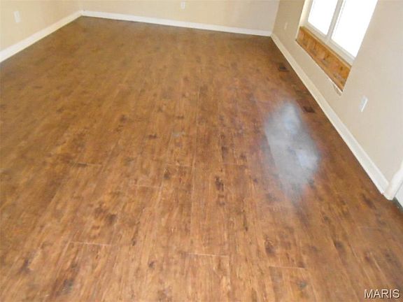 4th image of 844 Chabern Dr