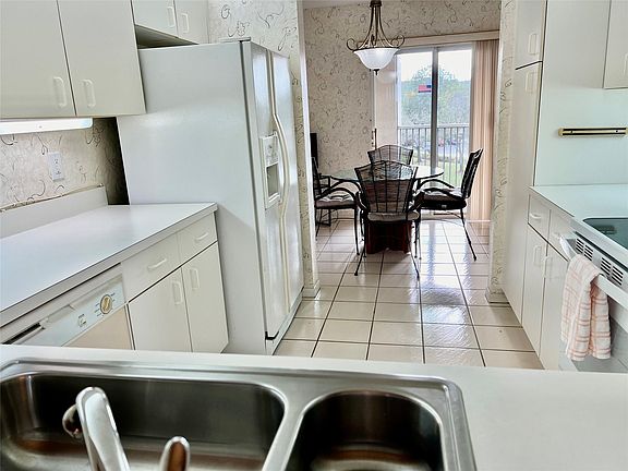 5th image of 9551 Weldon Circle #301