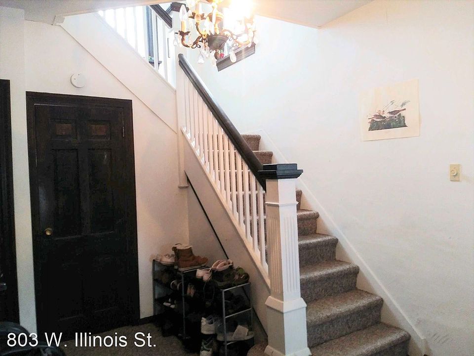 2nd image of 803 W Illinois St #6727638