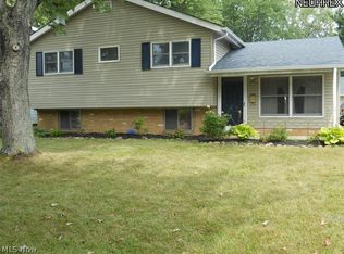 716 Thornwood St, Elyria, OH