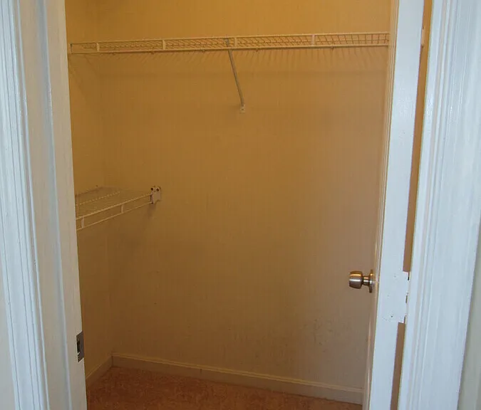 511 Kingdom Ct — Photo 18