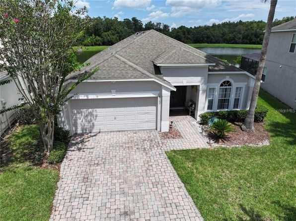 4742 Cumbrian Lakes Dr