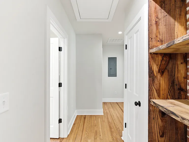 413 Meritta Ave — Photo 14