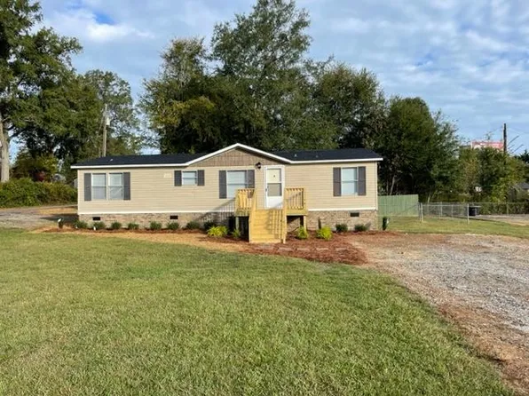 106 Murphy Ave, Hodges, SC 29653