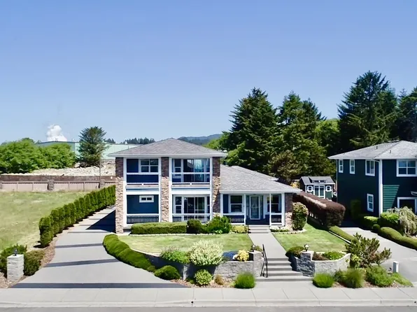 842 Chetco Point Ter, Brookings, OR 97415