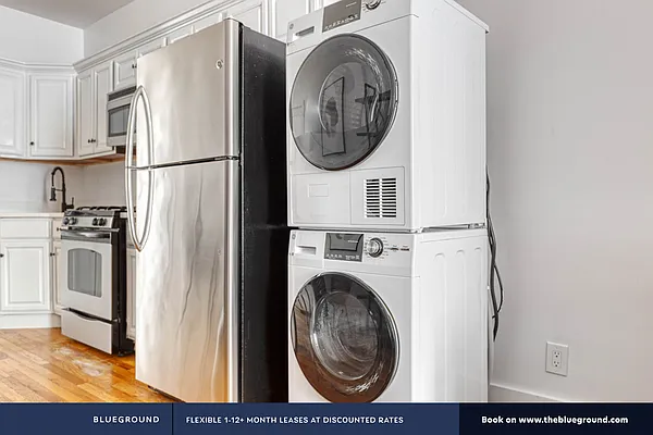 Rented by The Blueground | media 31