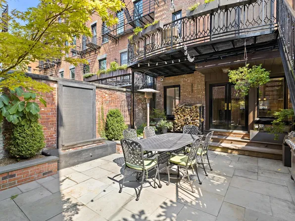 630 Hudson Street image 19 of 50