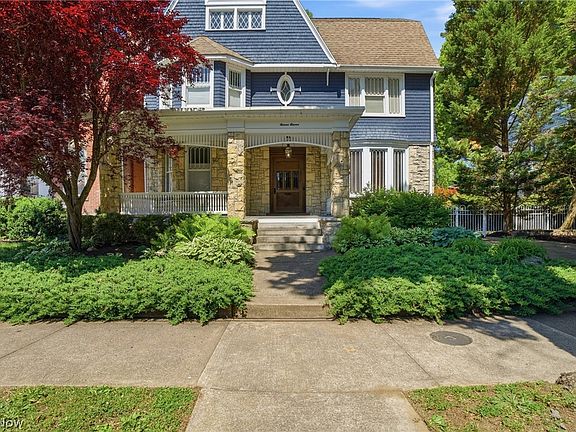 2nd image of 1111 Juliana St