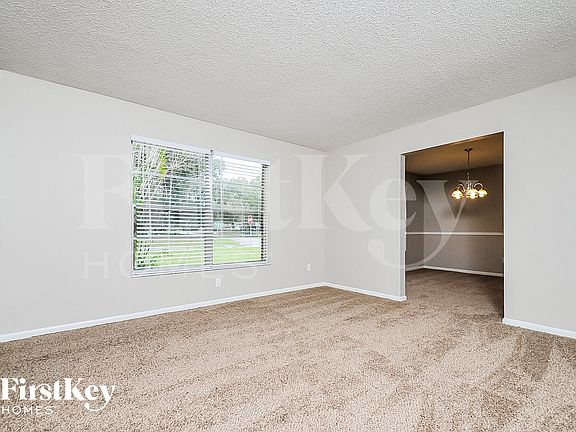 2nd image of 6327 Oak Sq W