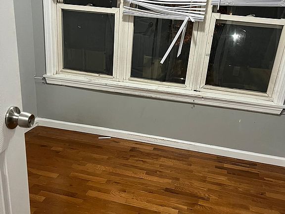 5th image of 264 Vermont Ave #1A