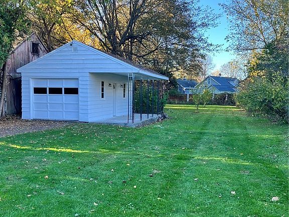 4th image of 308 Hartford Pl