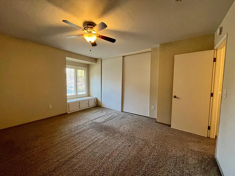 417 Eastgate Ln — Photo 10