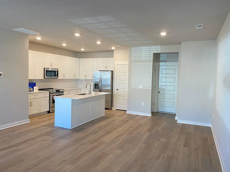 4521 Sardius Dr — Photo 3