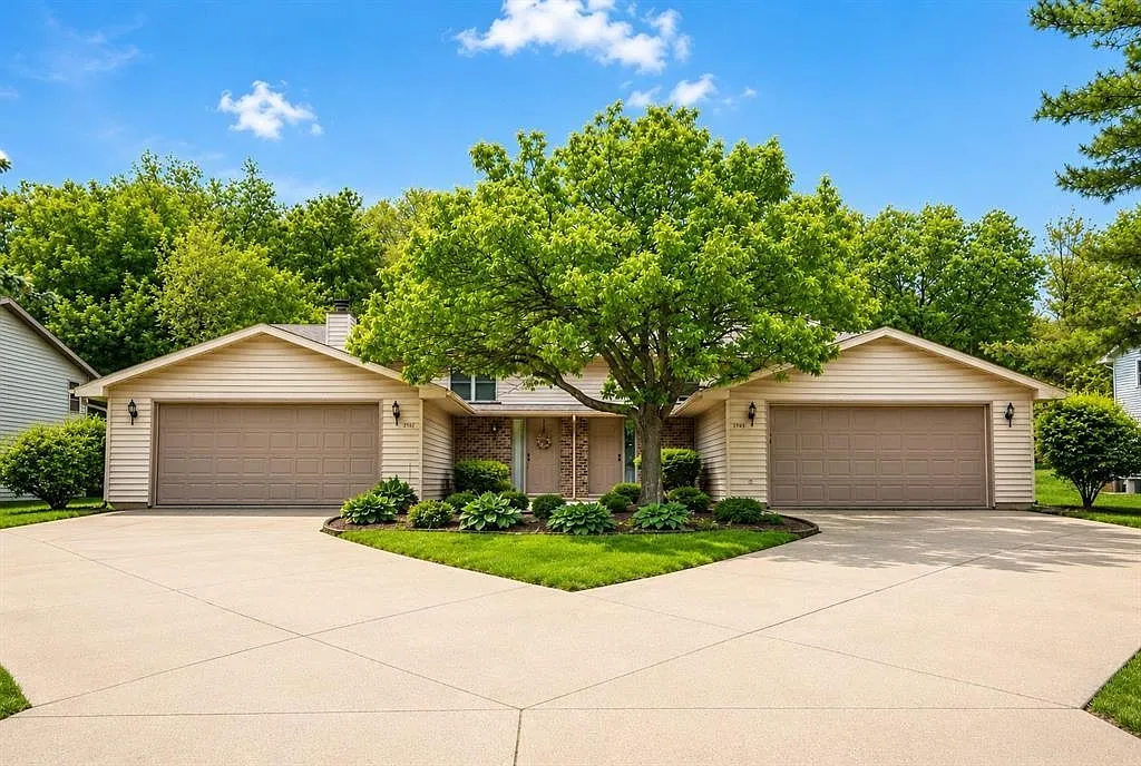 3 bed, 2.0 bath, 1800 sqft, $2,595 — Photo 1
