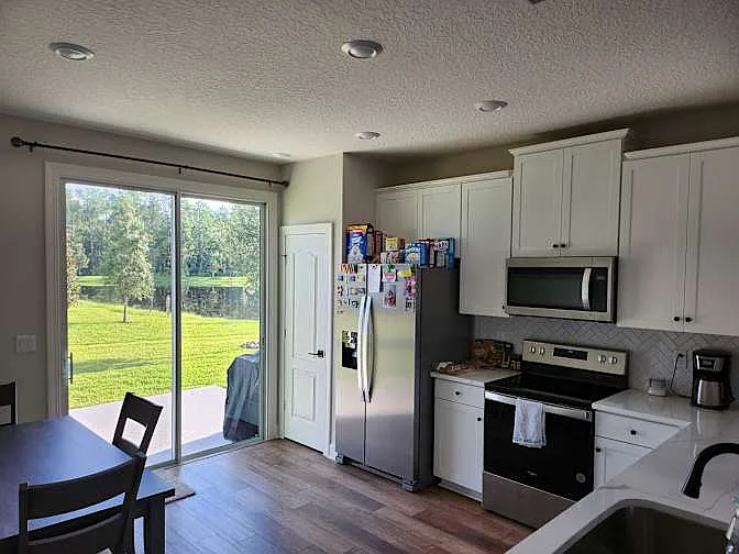 3 bed, 1760 sqft, $2,495 — Photo 4