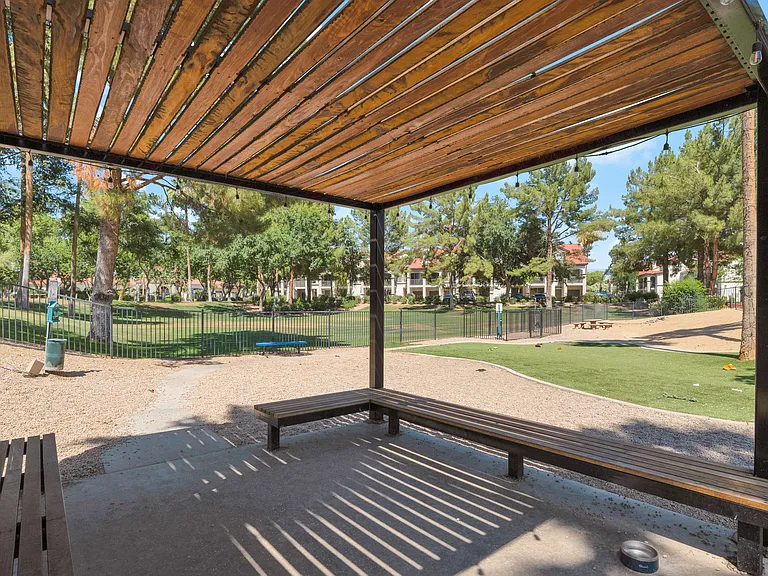 Catherine Townhomes — Photo 37