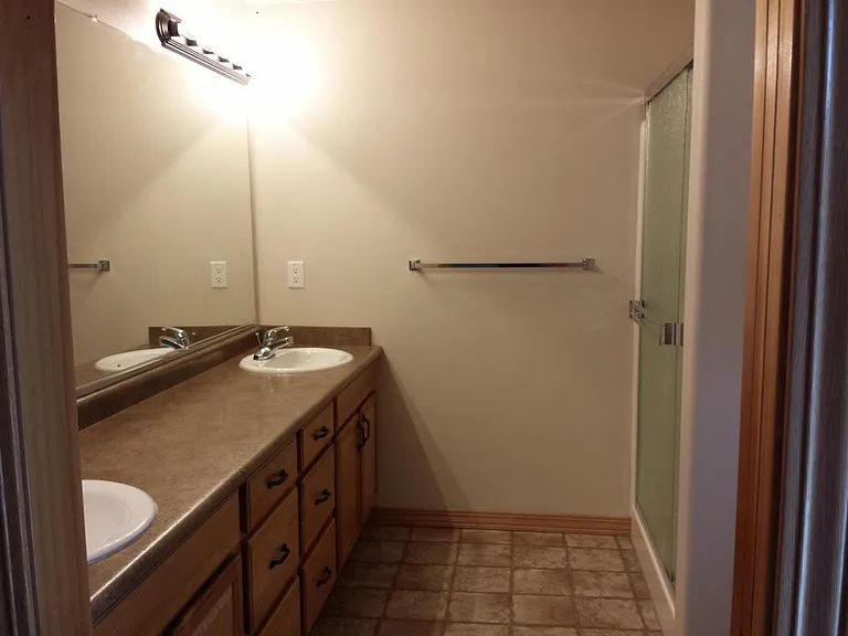 1011 SW Princeton Pl — Photo 15