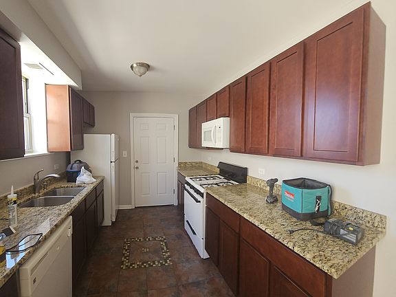 2nd image of 5721 N Kimball Ave #2E