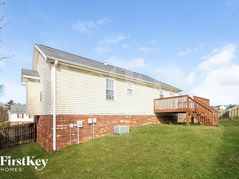 699 Hitchcock Way — Photo 14
