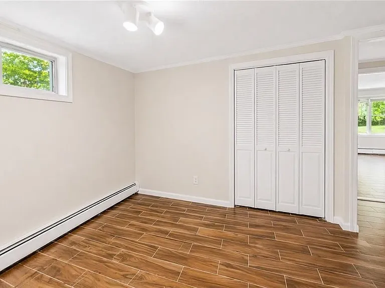 77 Victoria St — Photo 9