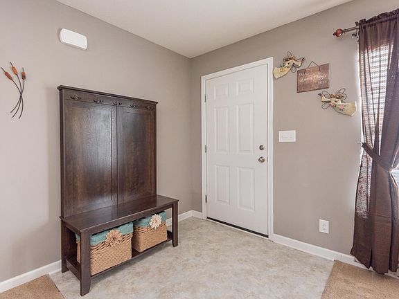 4th image of 9410 Highbrooke Ln