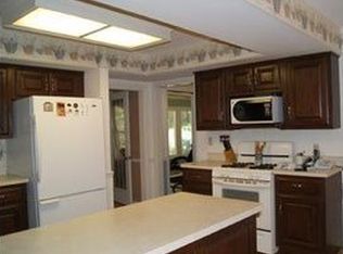 6954 W Gate Rd, Roscoe, IL 61073