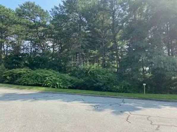 14 Herring Gull Lane Road, Mashpee, MA 02649